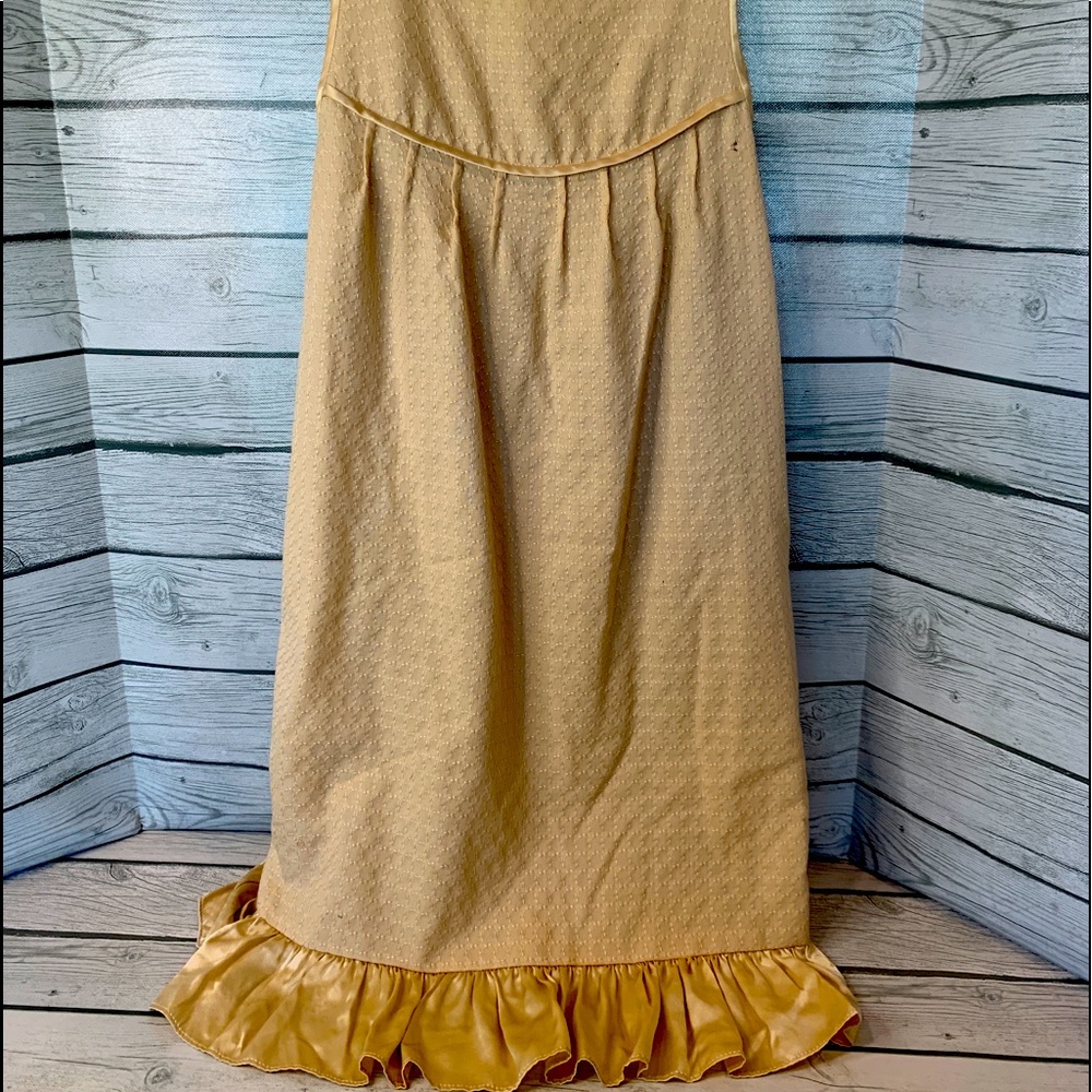 Thread Social Womens Dress Size 2 Beige Sheath Mini Sleeveless Wool With Ruffles